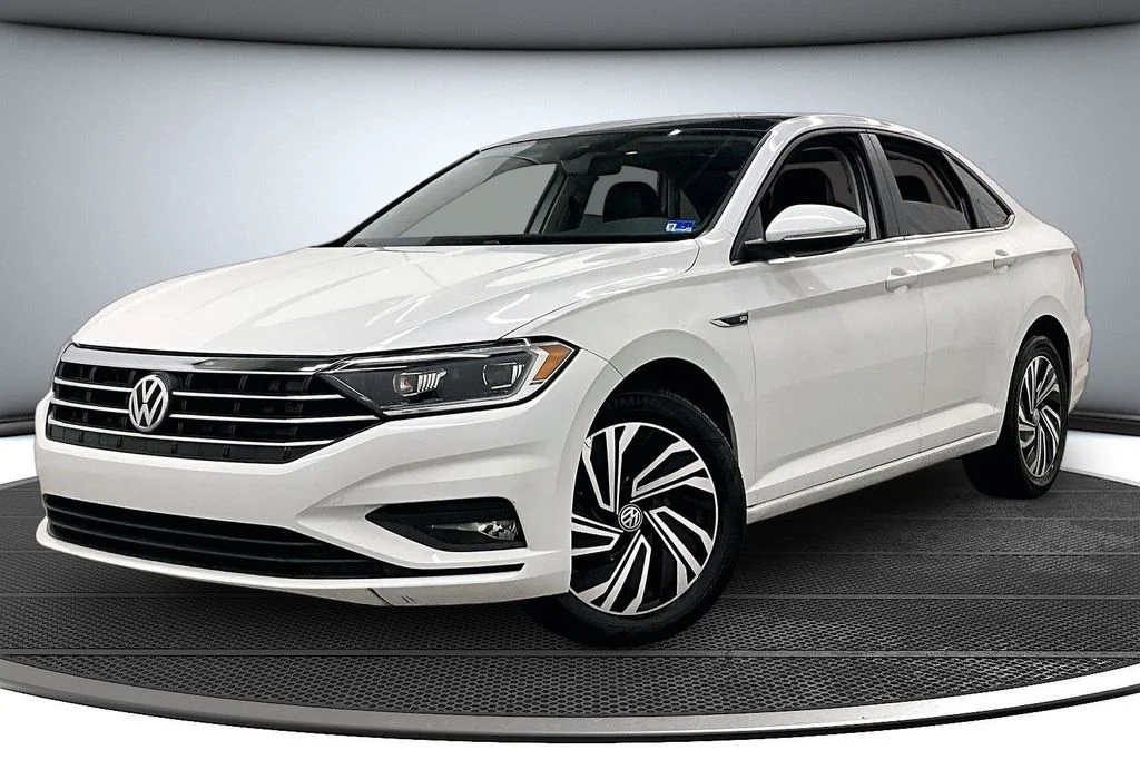Used 2020 White Volkswagen SEL Premium image 3