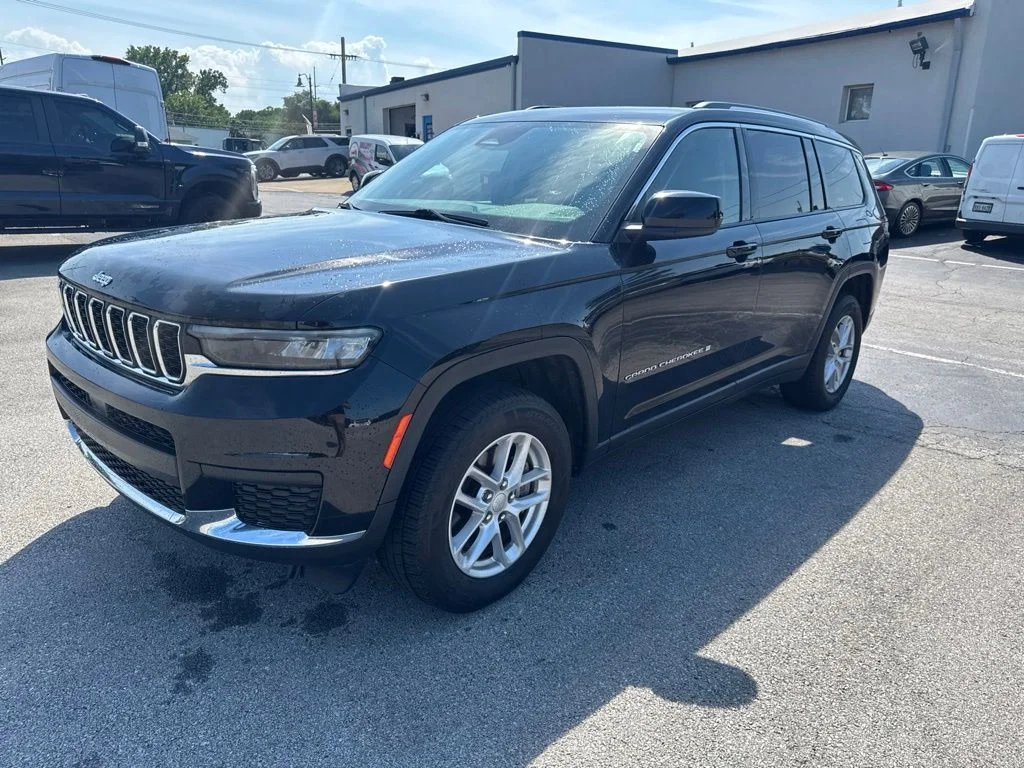 Certified Used 2021 Black Jeep Laredo image 14