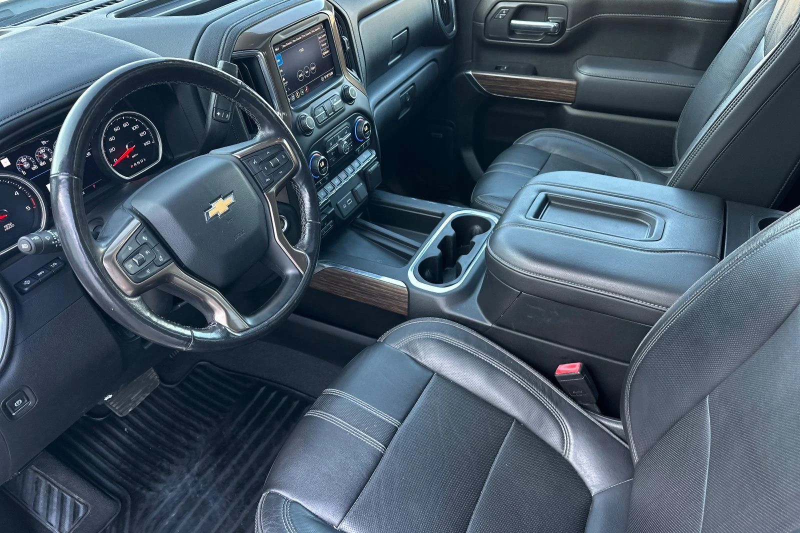 Used 2020 Iridescent Pearl Tricoat Chevrolet High Country image 9