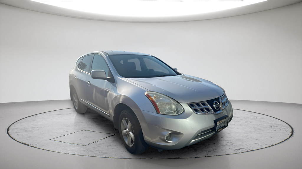Used 2013 Brilliant Silver Metallic Nissan S image 9