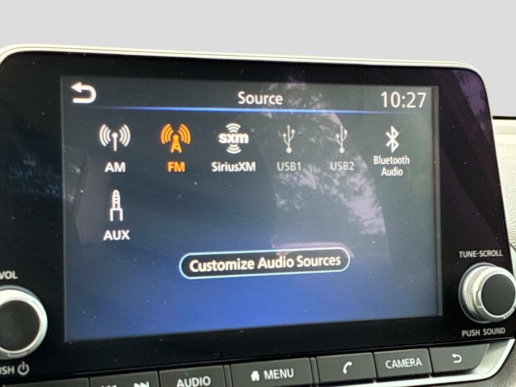Used 2022 Red Nissan SR image 30