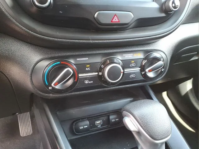 Used 2021 Red Kia LX image 22