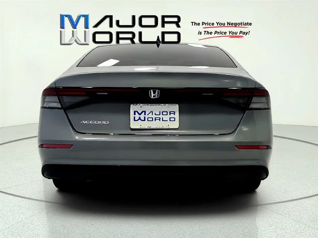 Used 2025 Gray Honda SE image 6