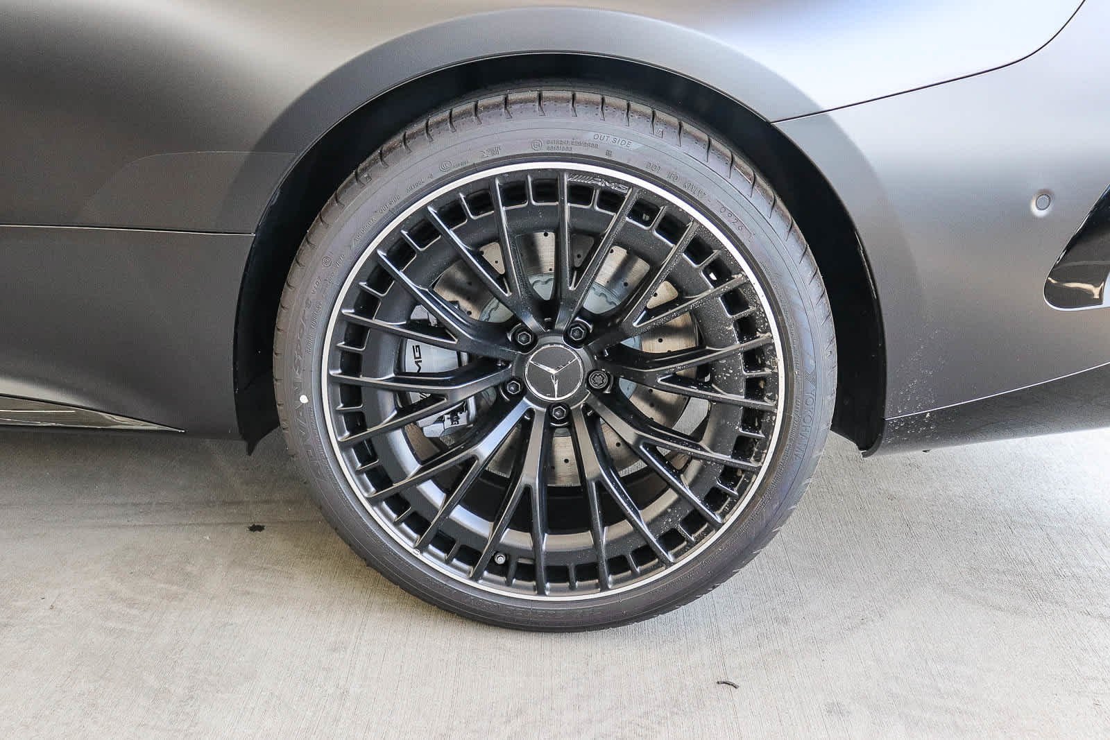New 2027 MANUFAKTUR exclusive graphite grey magno Mercedes-Benz AMG® CLE 53 image 10
