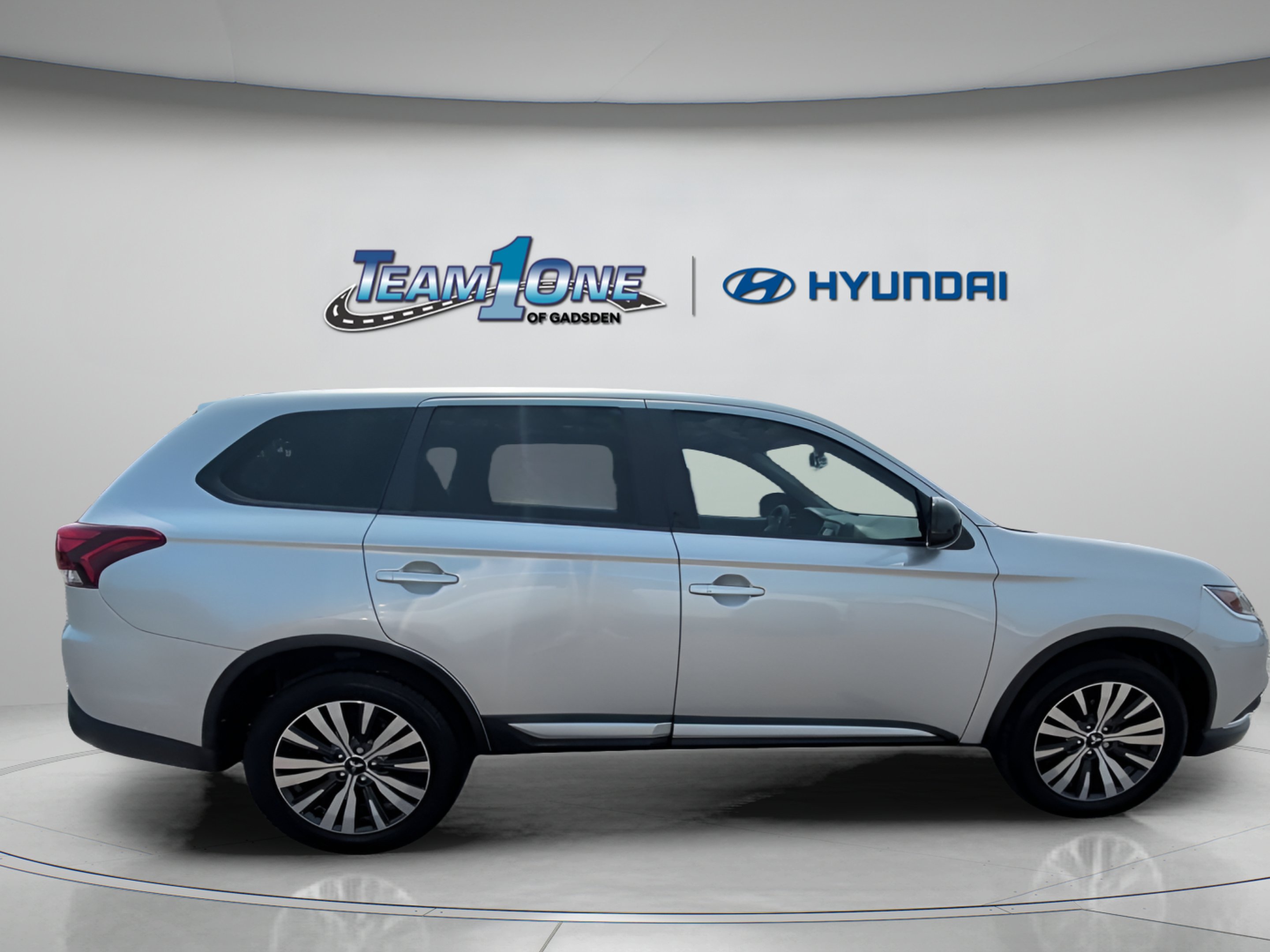 Used 2019 Silver Mitsubishi ES image 9