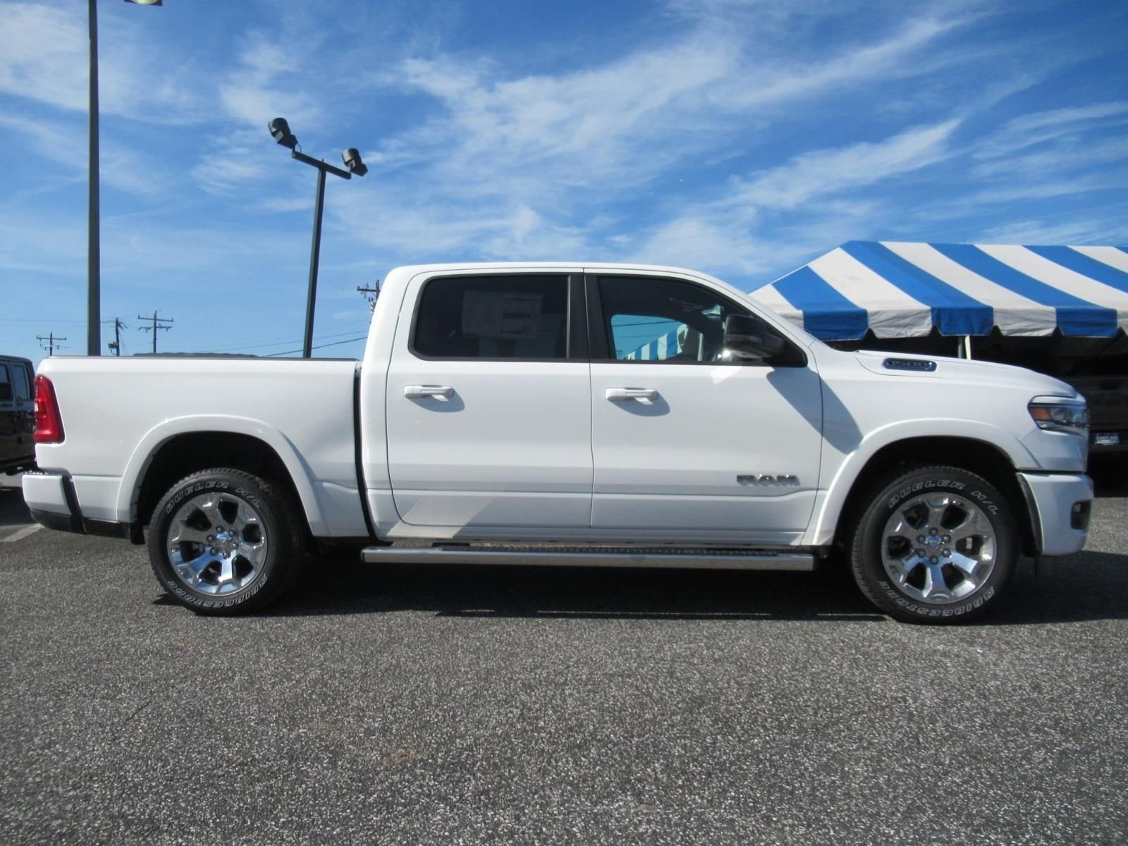 New 2026 Bright White Clearcoat RAM Big Horn/Lone Star image 2