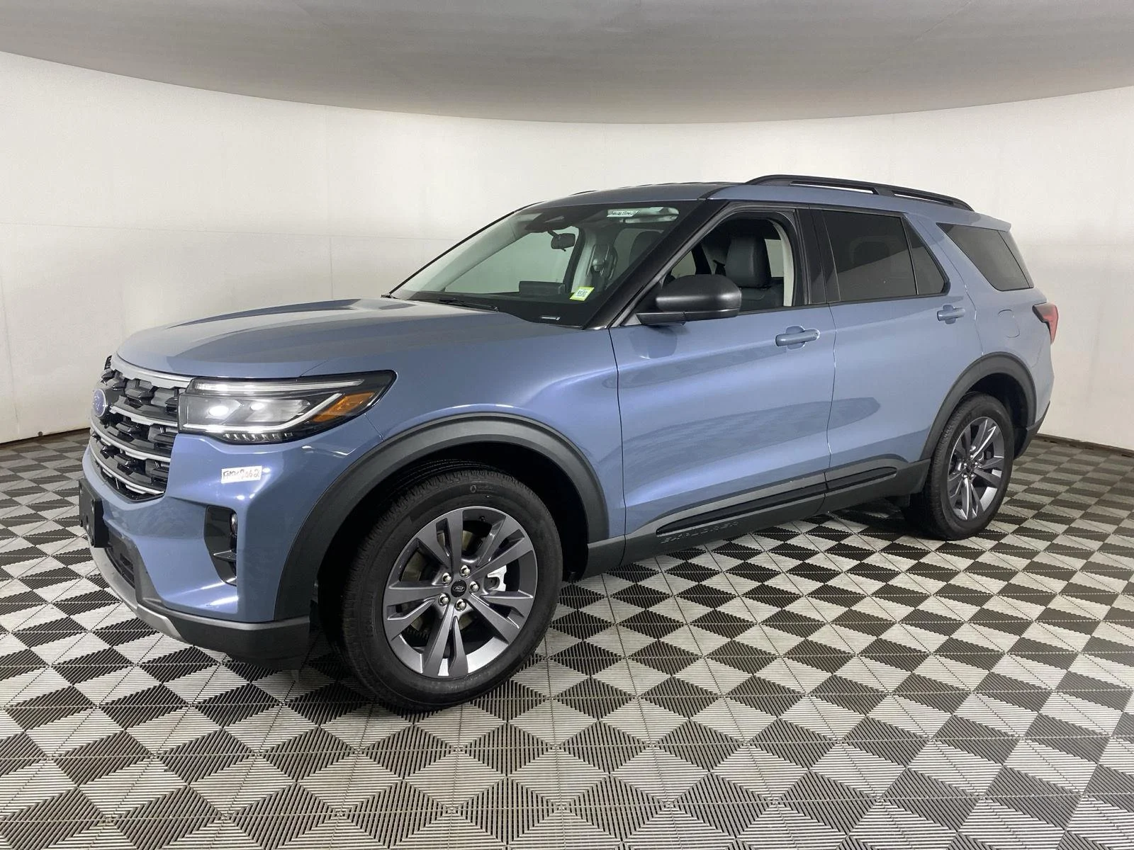 Used 2026 Vapor Blue Ford Active image 3