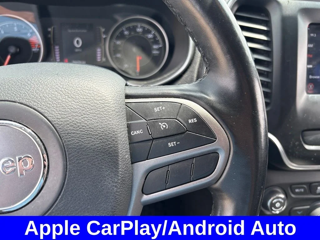 Used 2020 White Jeep Latitude Plus image 18