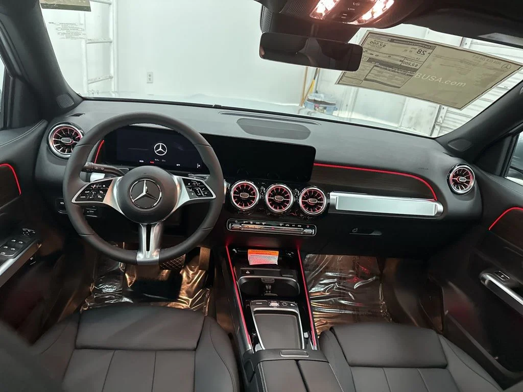Used 2026 Silver Mercedes-Benz GLB 250 image 21