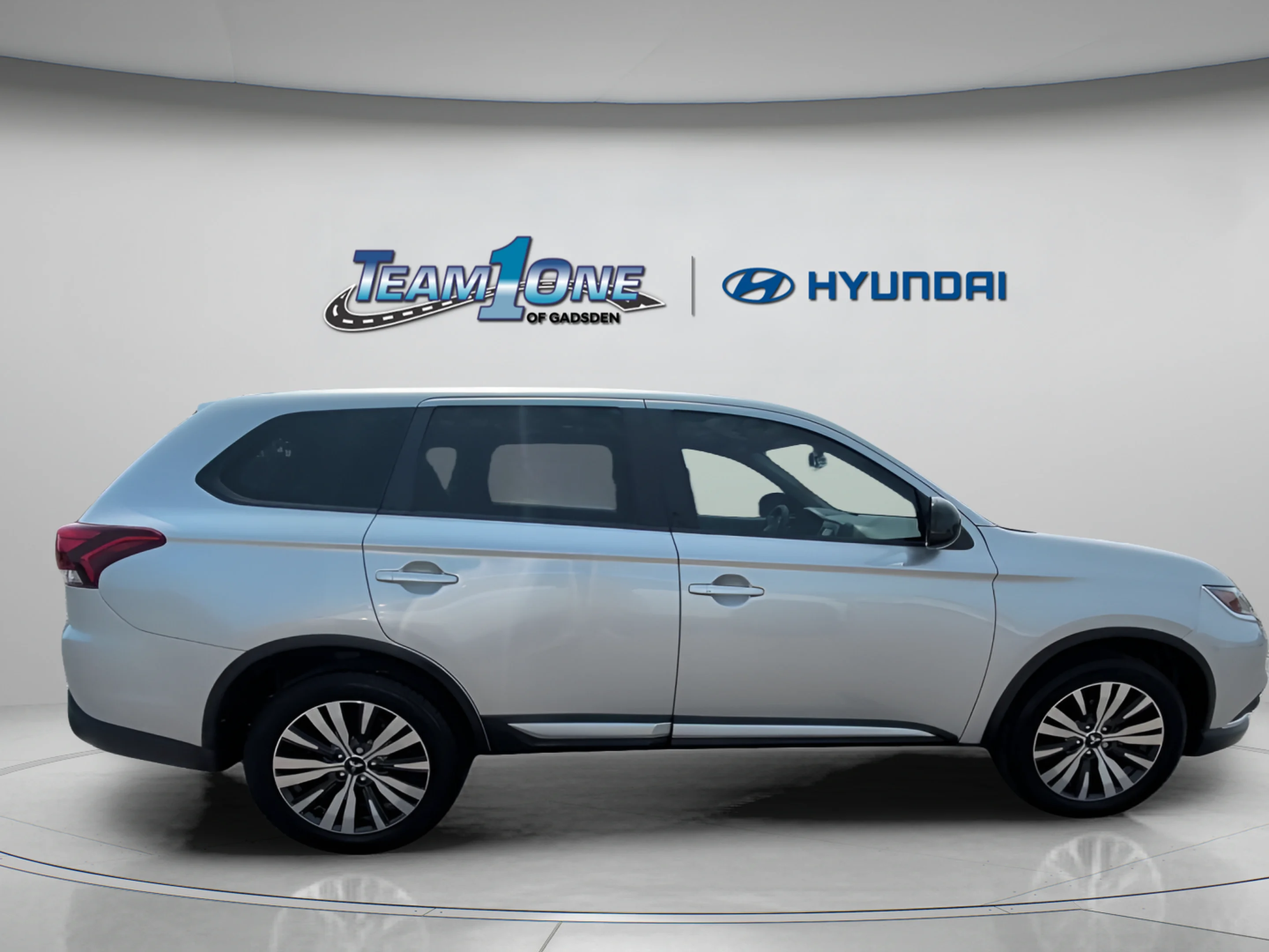 Used 2019 Silver Mitsubishi ES image 9