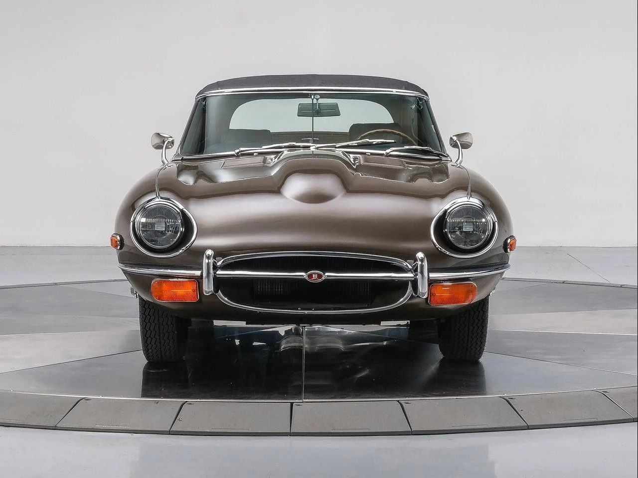 Used 1971  Jaguar Series II image 8