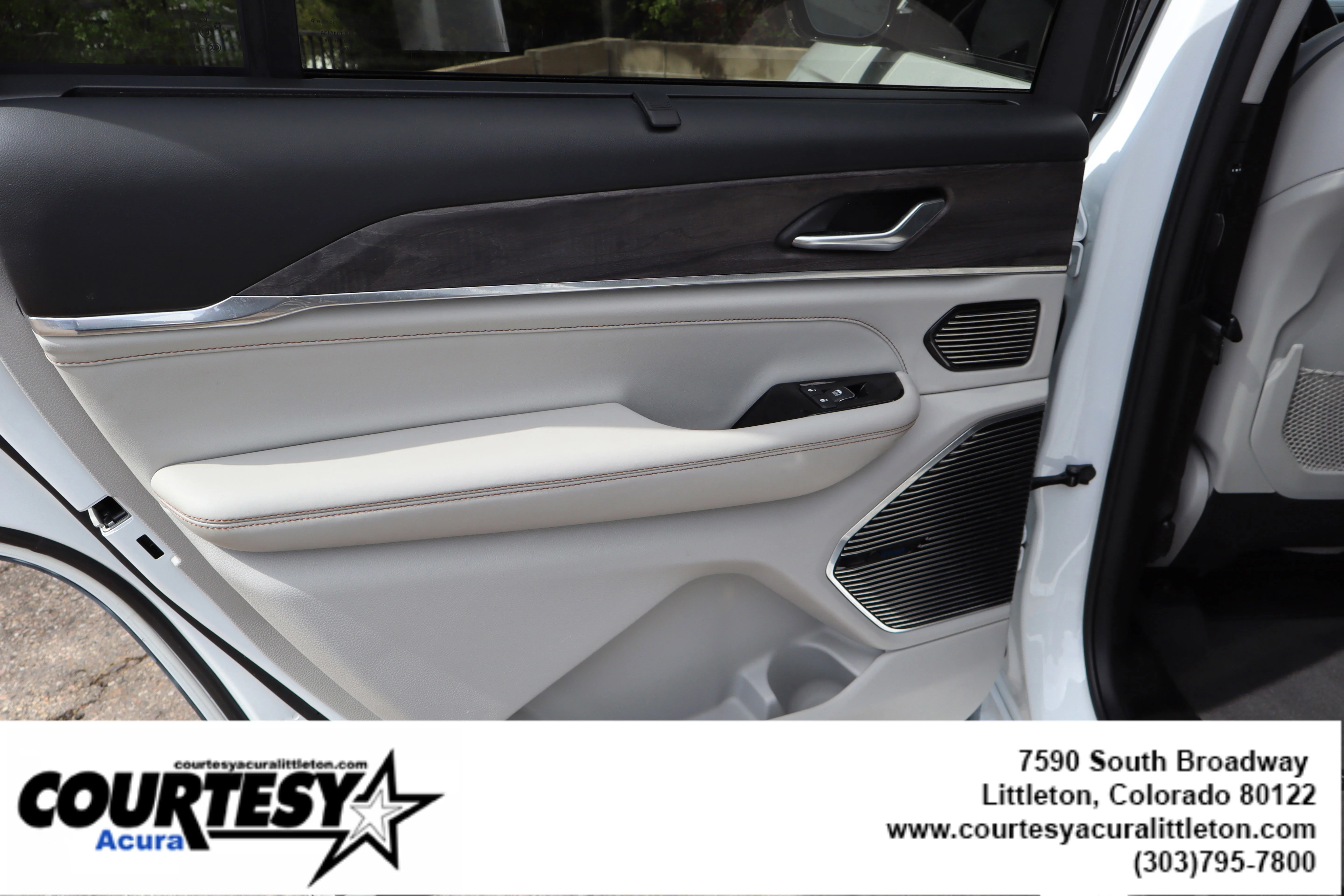 Used 2022 Bright White Clearcoat Jeep Overland image 28