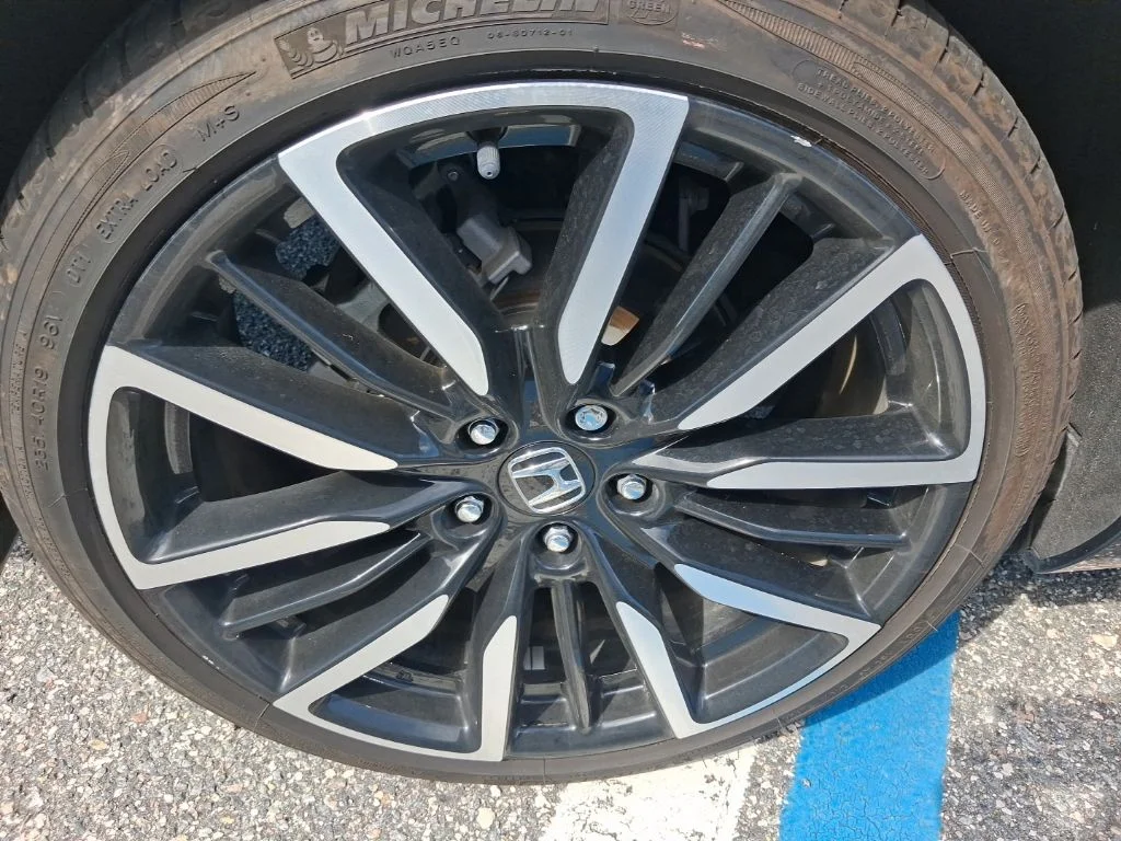 Used 2024  Honda Touring image 14