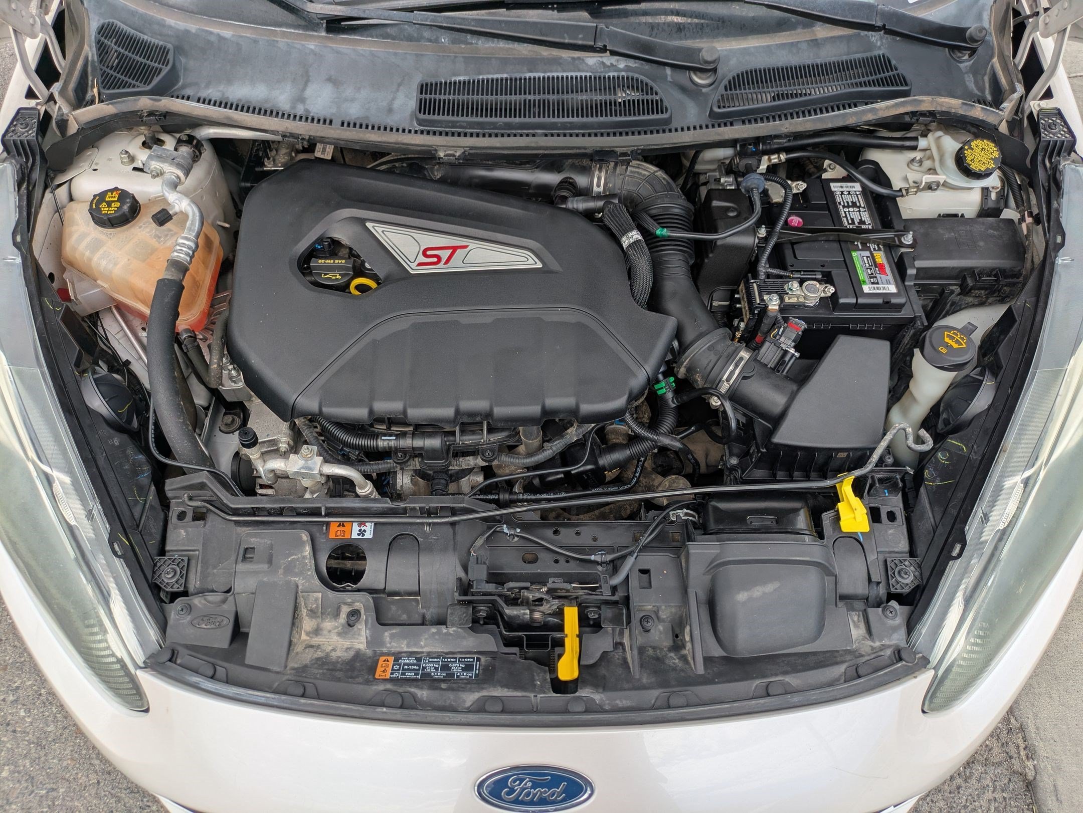 Used 2019 White Platinum Clearcoat Metallic Ford ST image 31