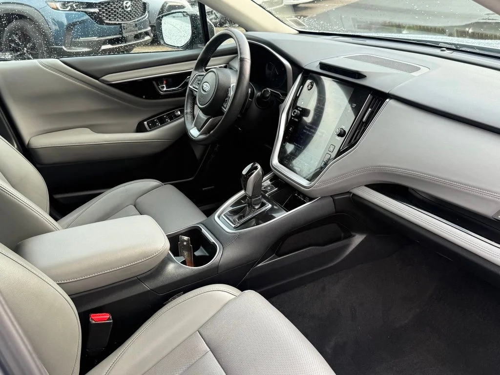 Used 2024 Ice Silver Metallic Subaru Limited image 32
