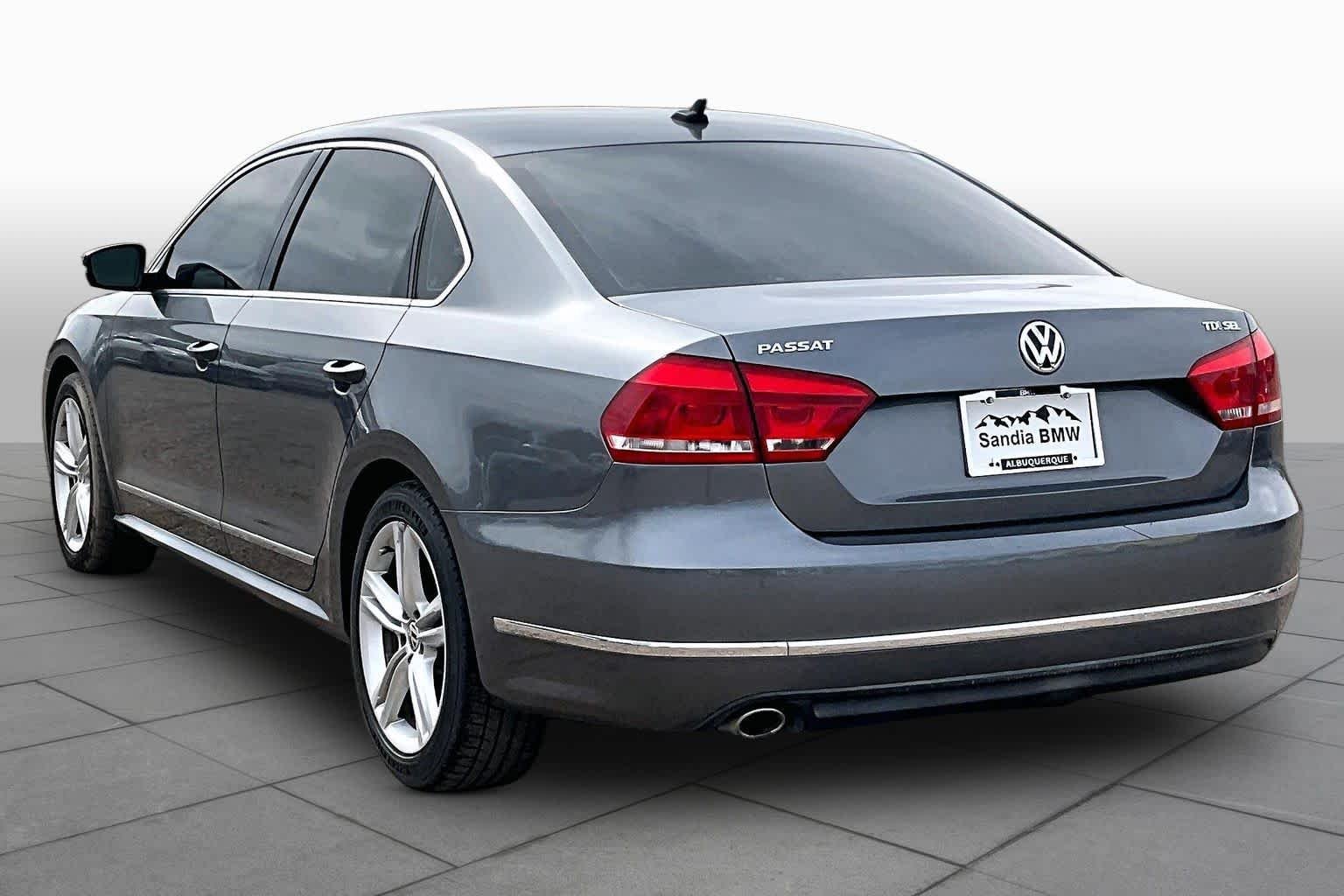 Used 2015 Platinum Gray Metallic Volkswagen 2.0L TDI SEL Premium image 9