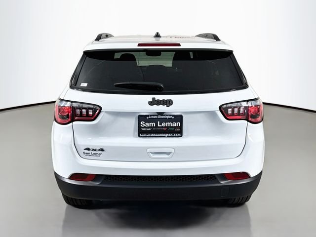 New 2026 Bright White Clearcoat Jeep Latitude image 6