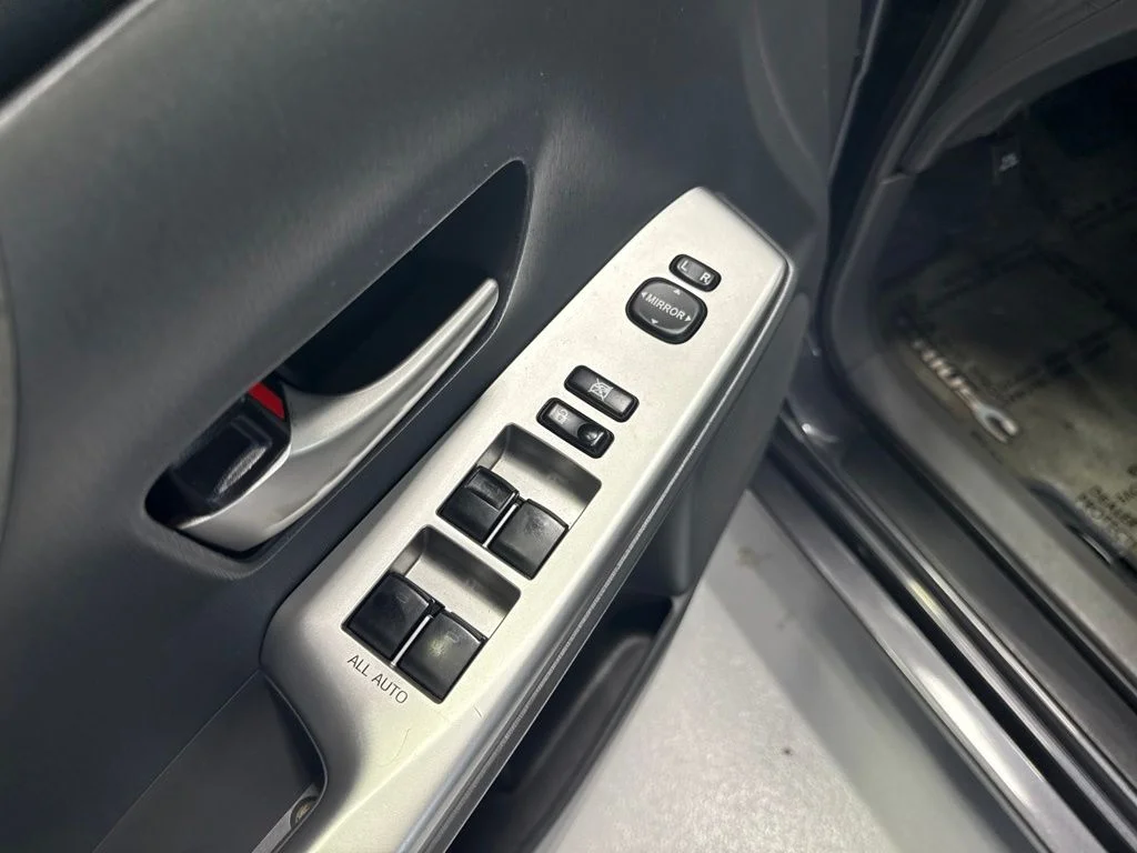 Used 2014 Gray Toyota Three image 11