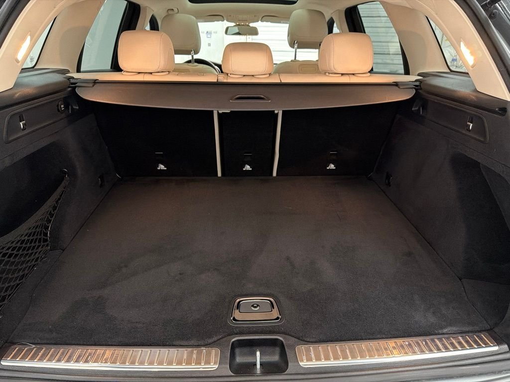 Used 2018 Gray Mercedes-Benz GLC 300 image 24