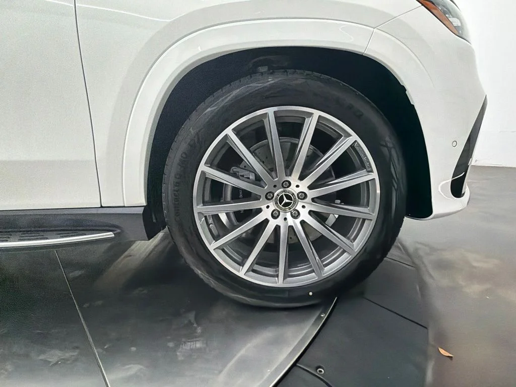 New 2026 White Mercedes-Benz GLS 450 image 9