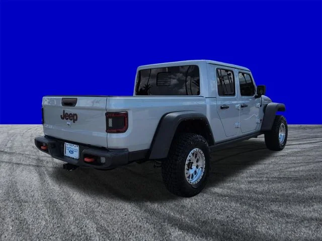 Used 2022 Silver Jeep Mojave image 4