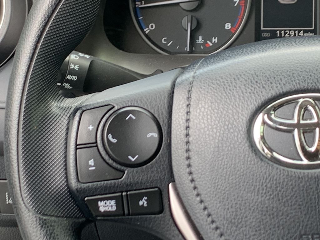 2017 Toyota RAV4 LE - Photo 22