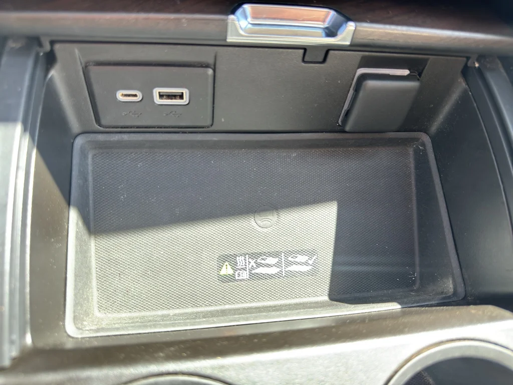 Used 2021 White Frost Tricoat GMC Denali image 26