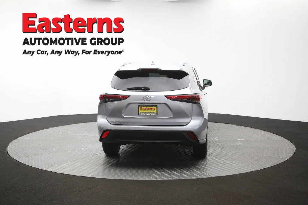 Used 2021 Silver Toyota XLE image 44