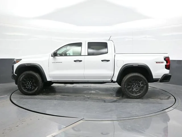 New 2026 Summit White Chevrolet Trail Boss image 4
