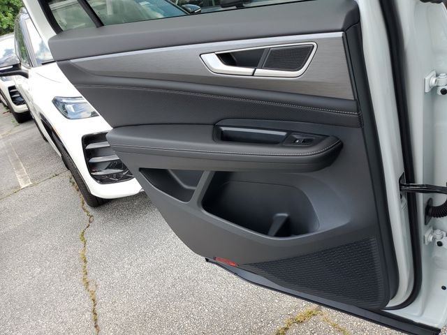 New 2026 White Volkswagen 2.0T SE image 13