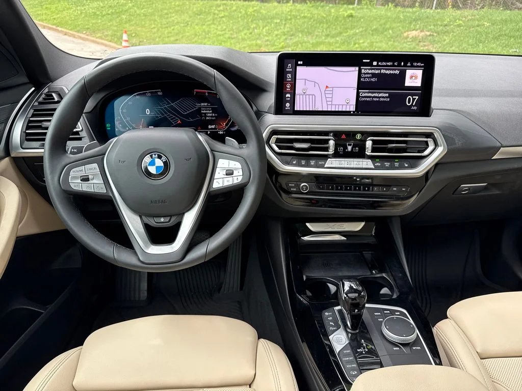 Used 2023 Black BMW xDrive30i image 23