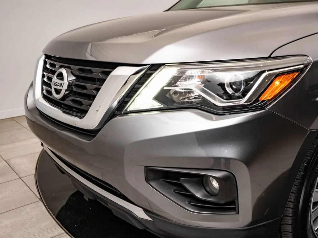 Used 2020 Gun Metallic Nissan SV image 3