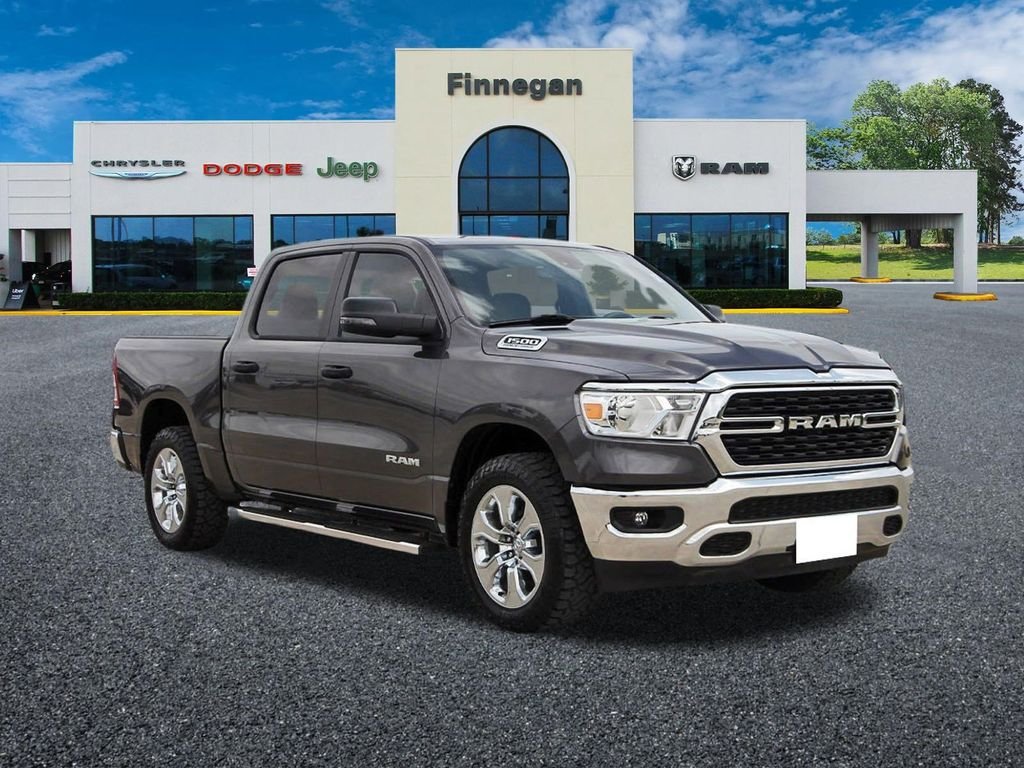 2023 RAM 1500 Big Horn/Lone Star 4x4 Crew Cab 5'7's photo