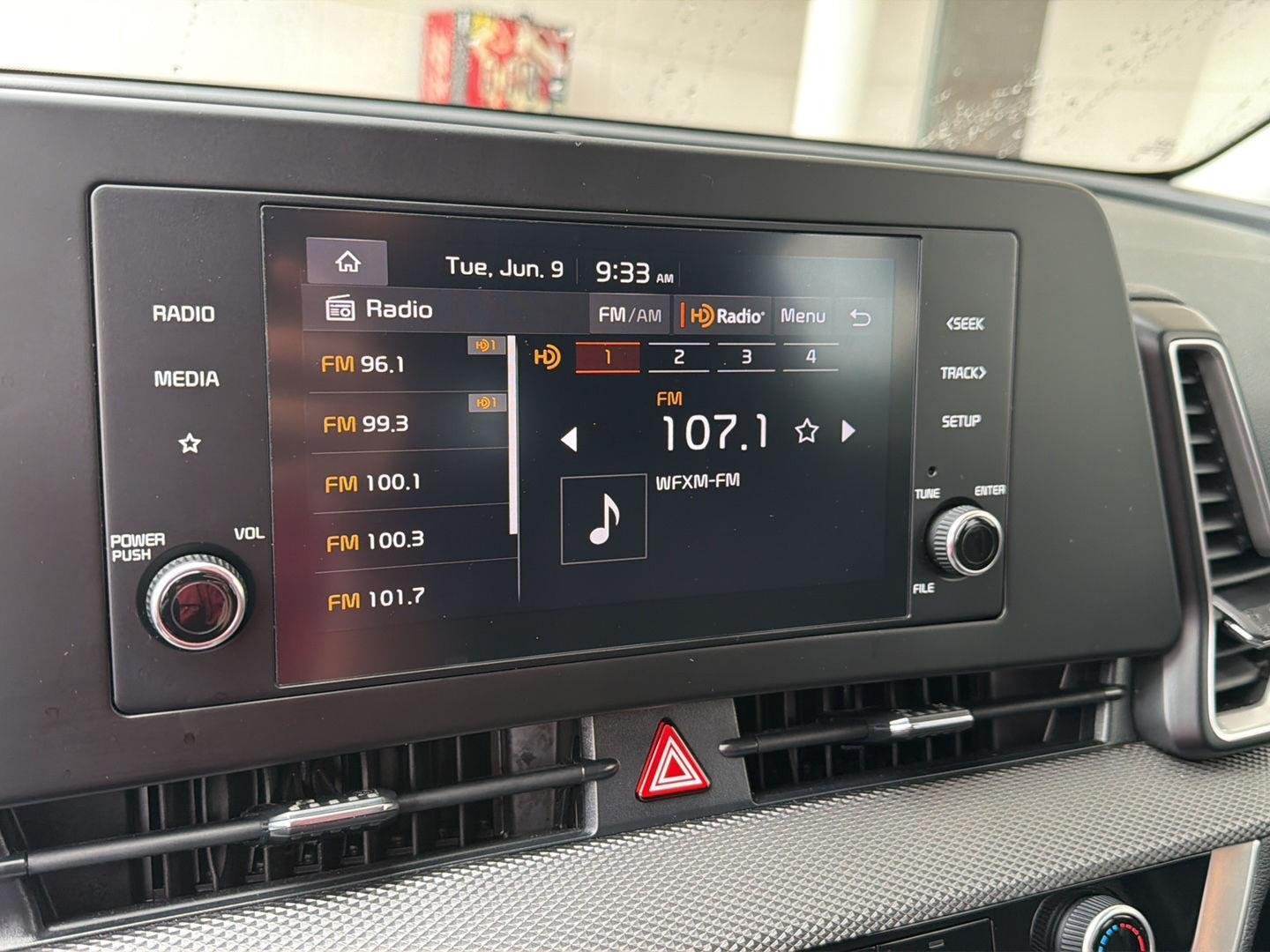 Used 2025 Glacial White Pearl Kia LX image 23