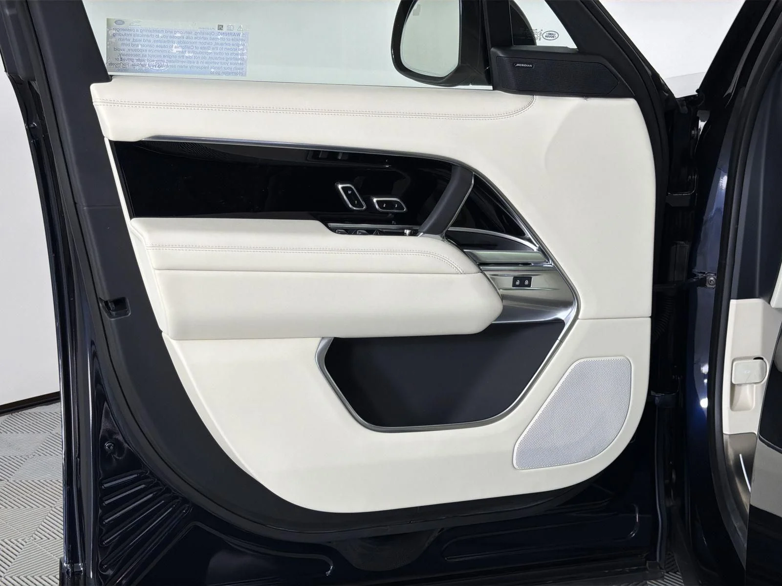 2026 Land Rover Range Rover SE - Photo 20