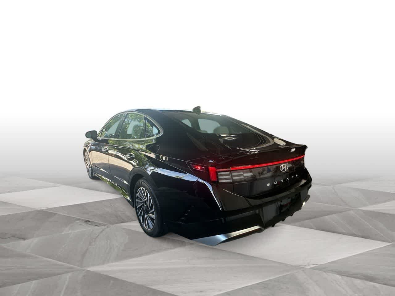 Certified Used 2025 Abyss Black Hyundai SEL image 6