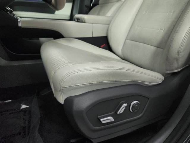 2024 Hyundai Santa Fe Limited - Photo 12