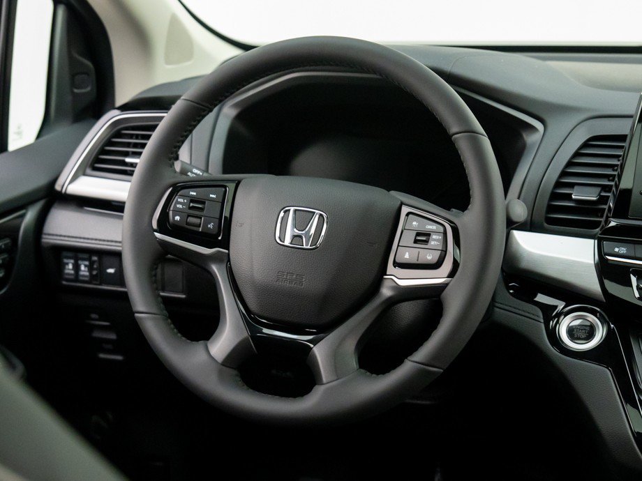 New 2026 Modern Steel Metallic Honda Touring image 11