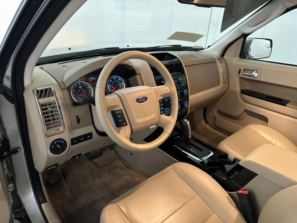 Used 2011 Gold Ford Limited image 6