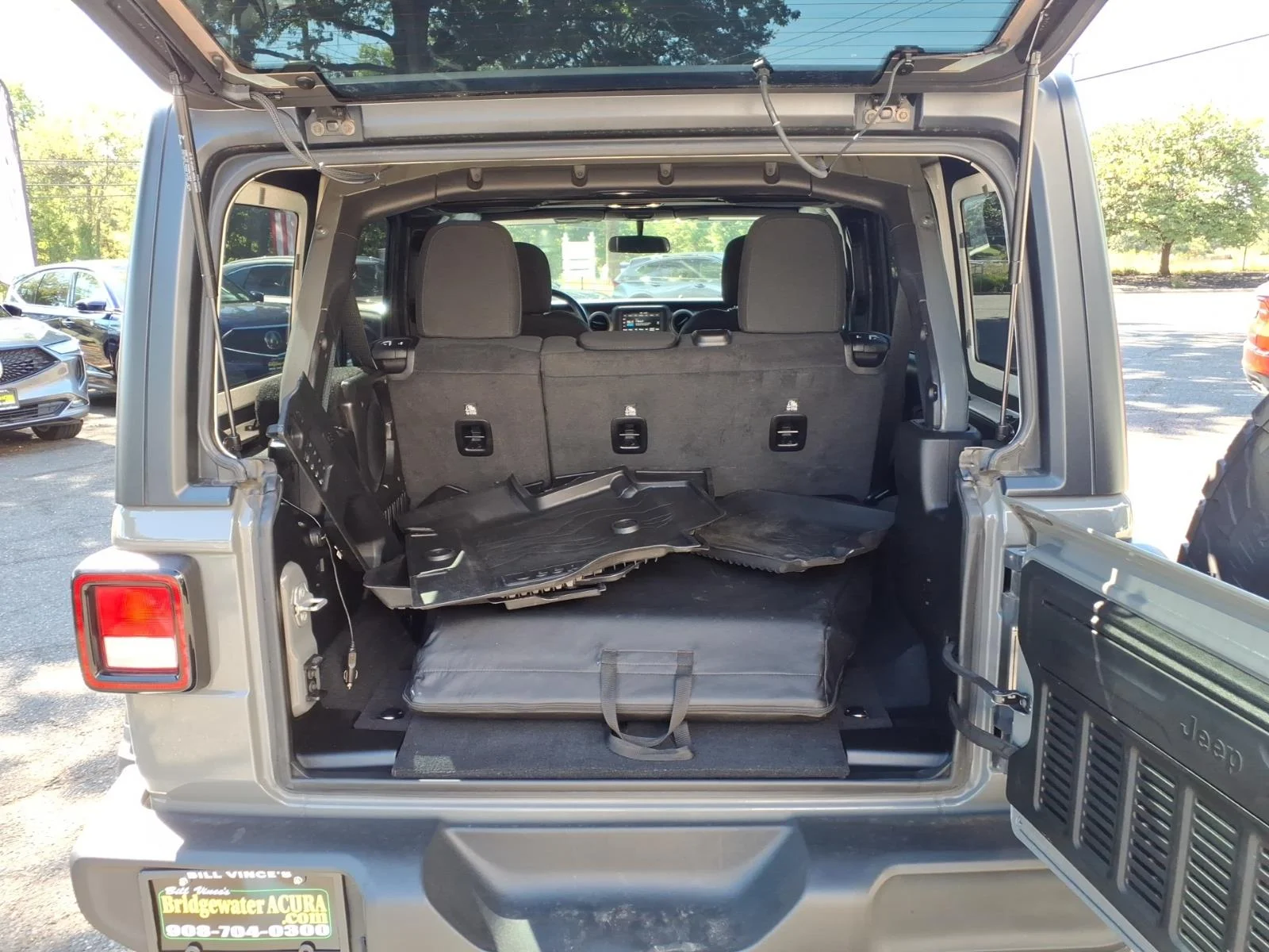 Used 2020 GRAY Jeep Sport S image 15