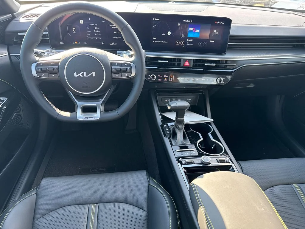 2026 Kia K5 GT - Photo 23