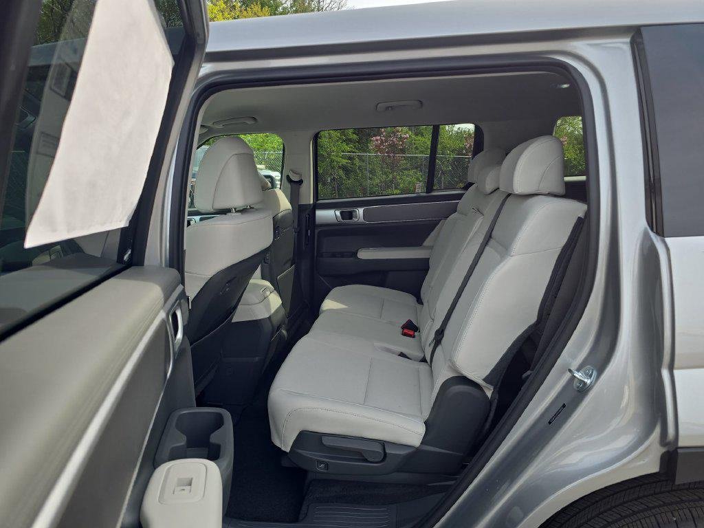 New 2026 Silver Hyundai SE image 21