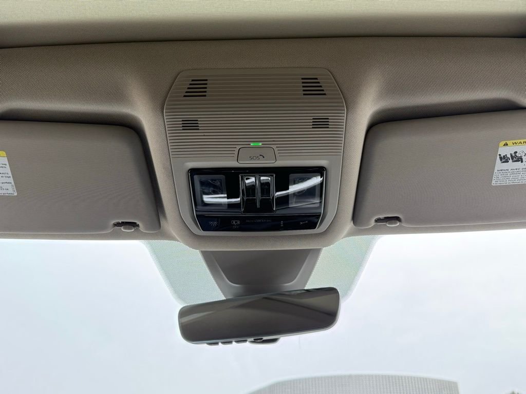 New 2026 White Volkswagen 2.0T Peak Edition image 38