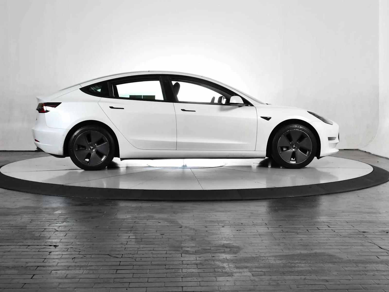 Used 2022 Pearl White Multi-Coat Tesla Long Range image 7