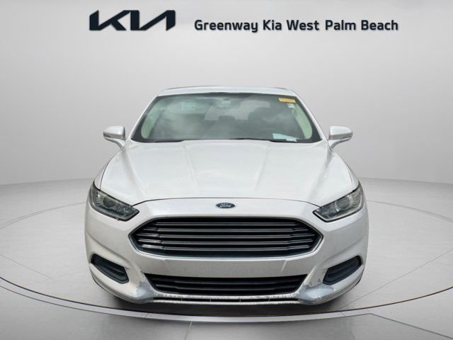 Used 2013 White Ford SE image 2