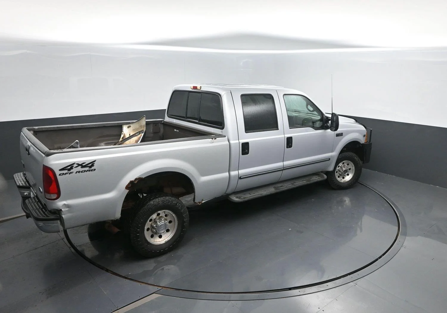 Used 2000  Ford Lariat image 31