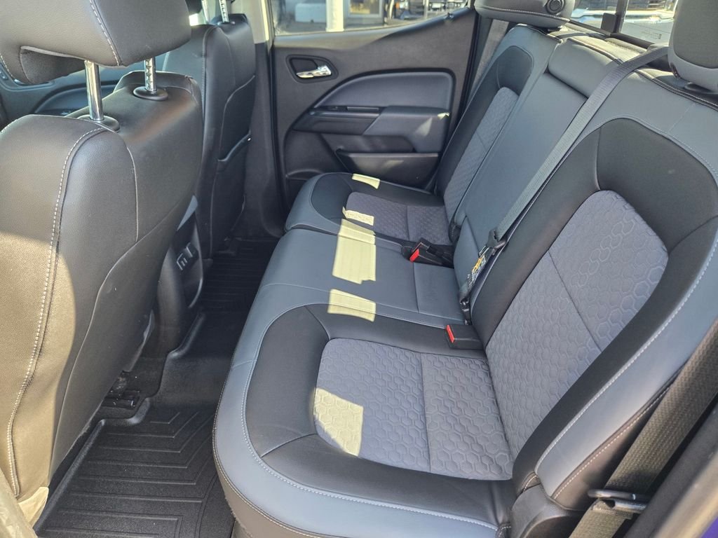 Used 2016 Blue Chevrolet Z71 image 10
