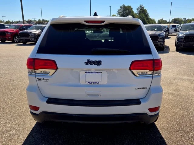 Used 2014 White Jeep Laredo image 11