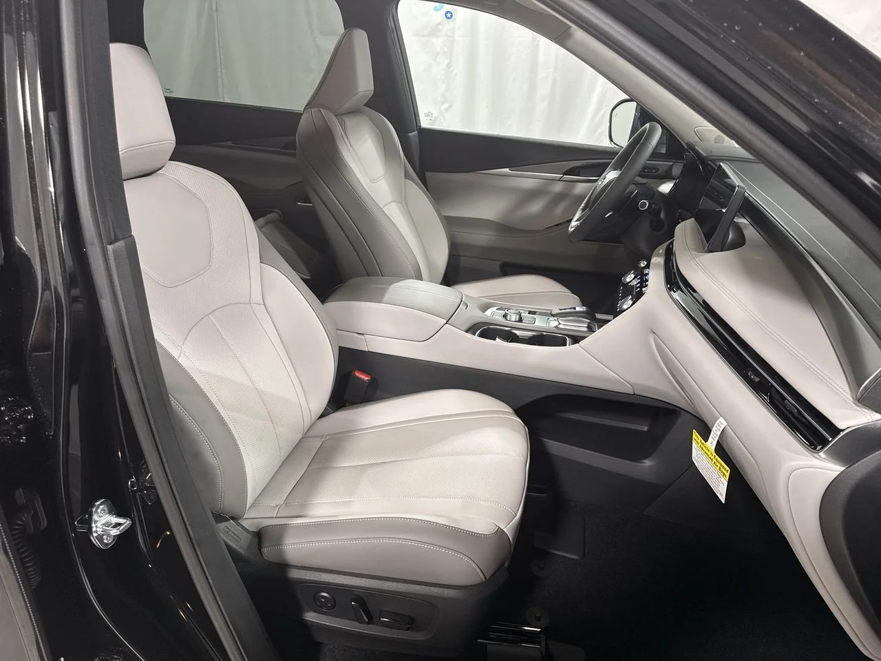 2026 INFINITI QX60 LUXE - Photo 32