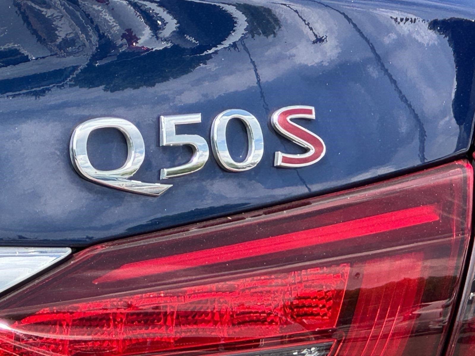 Used 2018 Iridium Blue INFINITI RED SPORT 400 image 13